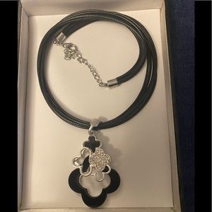 Clover necklace with leather cord